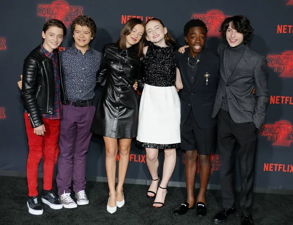 Noah Schnapp Gaten Matarazzo Millie Bobby Brown Sadie Sink Caleb — Fotografia de Stock