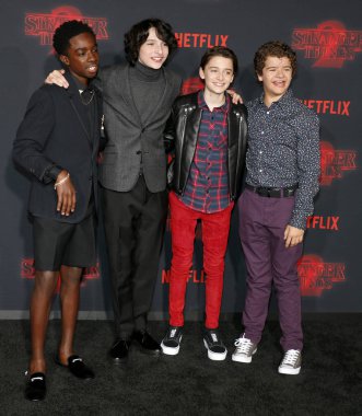 aktörler Noah Schnapp, Gaten Matarazzo, Caleb Mclaughlin ve Finn Wolfhard