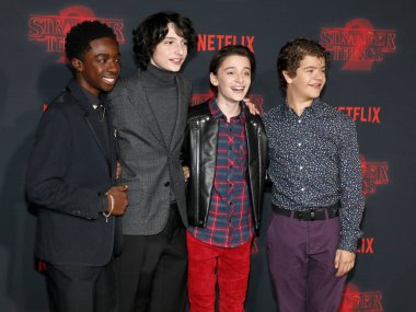 aktörler Noah Schnapp, Gaten Matarazzo, Caleb Mclaughlin ve Finn Wolfhard