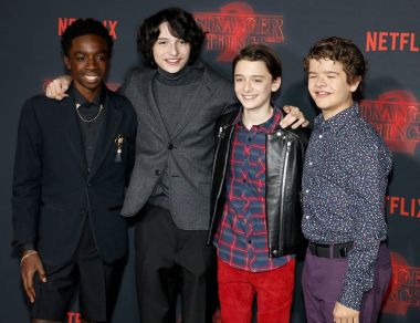 aktörler Noah Schnapp, Gaten Matarazzo, Caleb Mclaughlin ve Finn Wolfhard