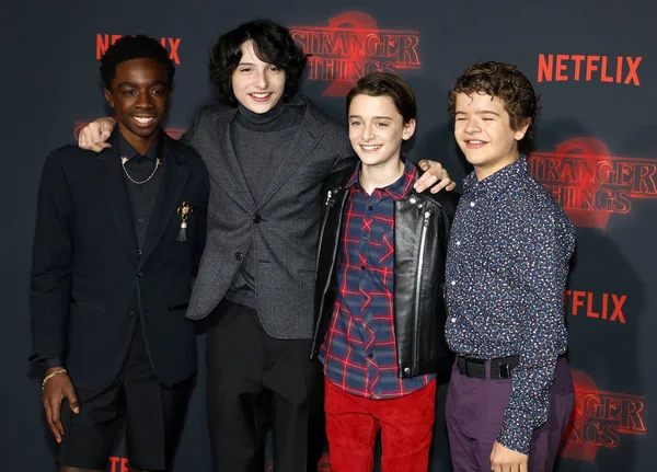 Los actores Noah Schnapp, Gaten Matarazzo, Caleb McLaughlin y Finn Wolfhard — Foto de Stock