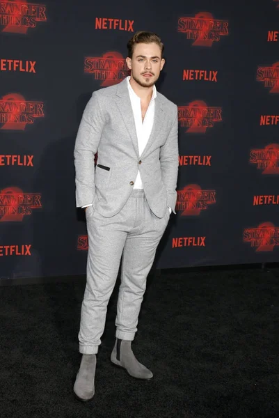 Aktor Dacre Montgomery — Zdjęcie stockowe