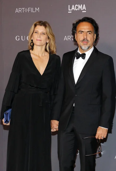Alejandro Gonzalez Іньярріту і Марія Eladia егтап — стокове фото