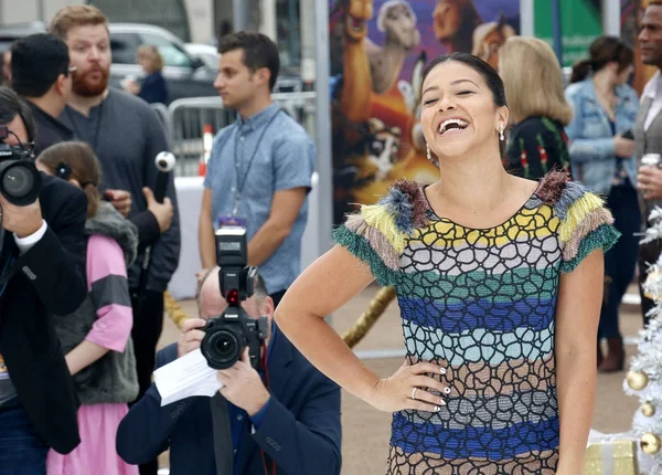 Schauspielerin gina rodriguez — Stockfoto