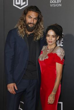 aktörler Jason Momoa'ya ve Lisa Bonet