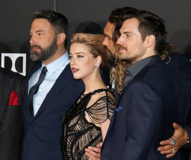 aktör Ben Affleck, Amber Heard, Henry Cavill ve Jason Momoa'ya