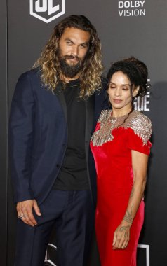 13 Kasım 2017 Hollywood, ABD Dolby tiyatroda aktörler Jason Momoa'ya ve Lisa Bonet 'Adalet Birliği' Dünya galasında düzenlenen.