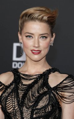 13 Kasım 2017 Dolby Theatre Hollywood, ABD oyuncu Amber Heard 'Adalet Birliği' Dünya galasında düzenlenen.