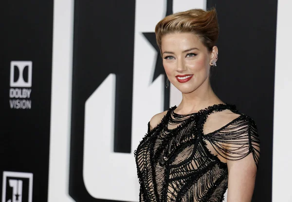 Actrice Amber Heard Lors Première Mondiale Justice League Dolby Theatre — Photo