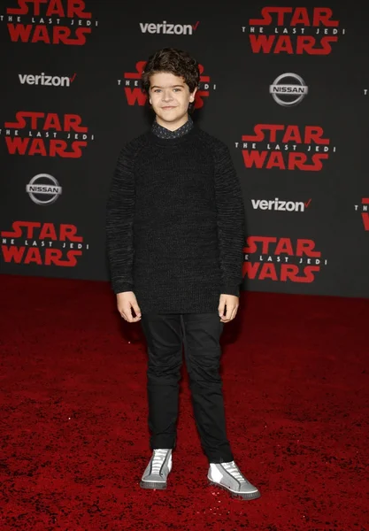 Herec Gaten Matarazzo Svět Premiéra Star Wars Poslední Jedi Koná — Stock fotografie