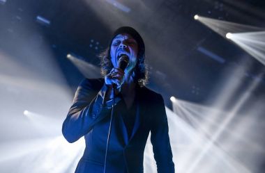 Ville Valo, solist ve solisti onu. Finlandiyalı rock grubu onu onların final konseri Helldone Festivali 27 Aralık 2017 Helsinki, Finlandiya'da Helsinki buz Salonu'nda düzenlenen vardı.