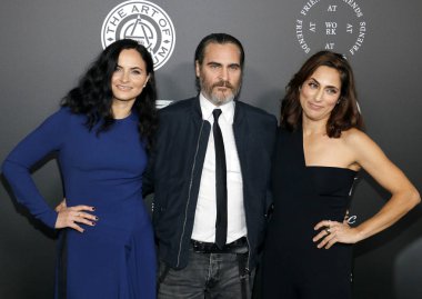 Yağmur Phoenix, Joaquin Phoenix ve yaz Phoenix Elysium sanat'ın 11 yıllık cennet 6 Ocak 2018 Santa Monica, ABD Barker hangarda düzenlenen şenlikte.