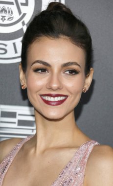 6 Ocak 2018 Santa Monica, ABD Barker hangarda aktris Victoria Justice Elysium sanat'ın 11 yıllık cennet şenlikte düzenlenen.