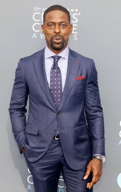 Sterling K. Brown'da 23 yıllık Critics'Choice Awards Santa Monica, ABD Barker hangarda 11 Ocak 2018 düzenlenen.