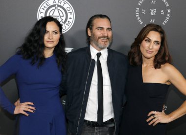 6 Ocak 2018 Santa Monica, ABD Barker hangarda oyuncuları Joaquin Phoenix, yağmur Phoenix ve yaz Phoenix Elysium sanat'ın 11 yıllık cennet şenlikte düzenlenen.