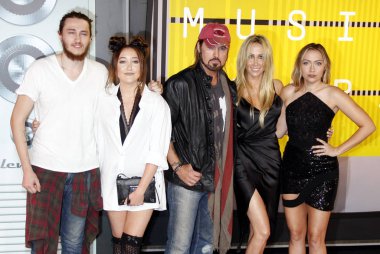 Braison Cyrus, Tish Cyrus, Noah Cyrus, Billy Ray Cyrus ve Brandi Glenn Cyrus