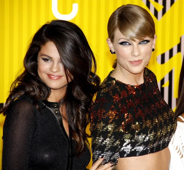 Selena Gomez et Taylor Swift — Photo