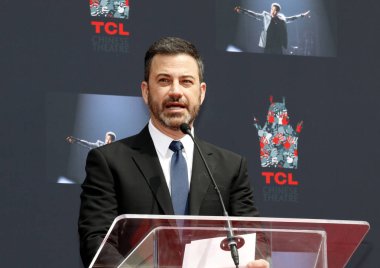 7 Mart 2018 üzerinde Tcl Çin Tiyatrosu Hollywood, ABD televizyon sunucusu Jimmy Kimmel Lionel Richie el ve ayak izi töreni düzenlenen.