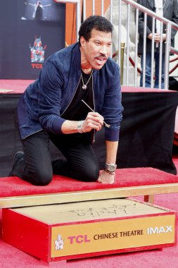 şarkıcı Lionel Richie Lionel Richie el ve ayak izi törenle Tcl Çin Tiyatrosu Hollywood, ABD 7 Mart 2018 düzenlenen.