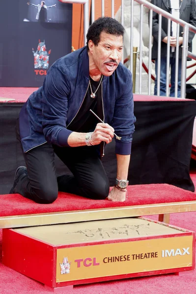 şarkıcı Lionel Richie Lionel Richie el ve ayak izi törenle Tcl Çin Tiyatrosu Hollywood, ABD 7 Mart 2018 düzenlenen.