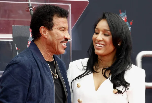 Lionel Richie Lisa Parigi Alla Cerimonia Della Mano Dell Impronta — Foto Stock