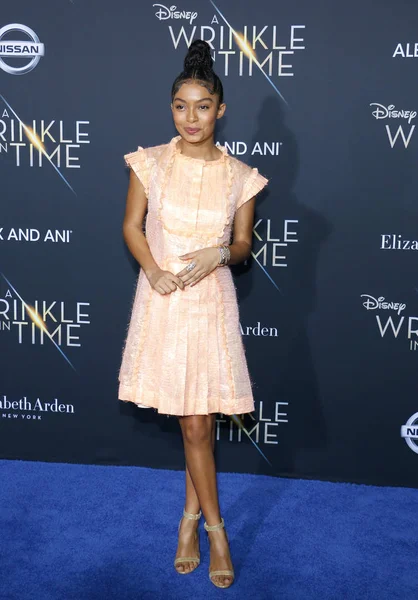 Actriz Yara Shahidi Estreno Los Ángeles Wrinkle Time Celebrado Teatro — Foto de Stock