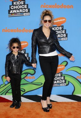 Mariah Carey ve Monroe Cannon Nickelodeon'ın 2018 Kids'Choice Awards Forum Inglewood, ABD'de 24 Mart 2018 düzenlenen.