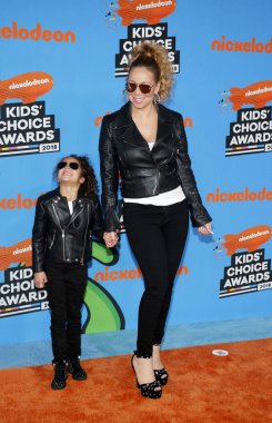 Mariah Carey ve Monroe Cannon Nickelodeon'ın 2018 Kids'Choice Awards Forum Inglewood, ABD'de 24 Mart 2018 düzenlenen.