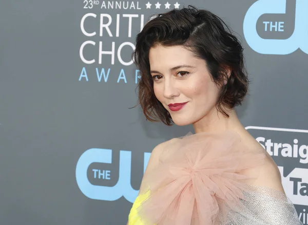 23에서 여배우 엘리자베스 Winstead 2018 모니카 미국에서 벗기는 격납고에서 비평가 — 스톡 사진