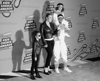 Mariah Carey, Nick Cannon, Fas Cannon ve Monroe Cannon Nickelodeon'ın 2018 Kids'Choice Awards Forum Inglewood, ABD'de 24 Mart 2018 düzenlenen.