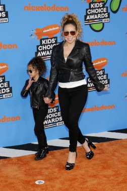 Mariah Carey ve Monroe Cannon Nickelodeon'ın 2018 Kids'Choice Awards Forum Inglewood, ABD'de 24 Mart 2018 düzenlenen.