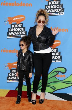 Mariah Carey ve Monroe Cannon Nickelodeon'ın 2018 Kids'Choice Awards Forum Inglewood, ABD'de 24 Mart 2018 düzenlenen.