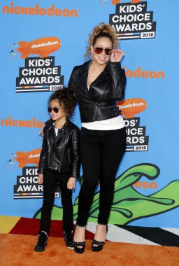 Mariah Carey ve Monroe Cannon Nickelodeon'ın 2018 Kids'Choice Awards Forum Inglewood, ABD'de 24 Mart 2018 düzenlenen.