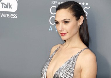 aktris Gal Gadot, 23 yıllık Critics'Choice Awards Santa Monica, ABD Barker hangarda 11 Ocak 2018 düzenlenen.