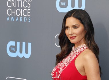 aktris Olivia Munn, 23 yıllık Critics'Choice Awards Santa Monica, ABD Barker hangarda 11 Ocak 2018 düzenlenen.