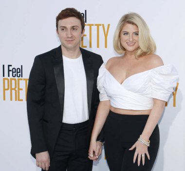 Daryl Sabara ve Meghan Trainor 'I çok hissediyorum' Los Angeles galasında Regency Köyü tiyatro Westwood, ABD 17 Nisan 2018 düzenlenen.