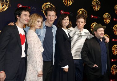 Ezra Miller, Alison Sudol, Callum Turner, Katherine Waterston, Eddie Redmayne ve Dan Fogler