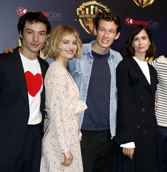 Ezra Miller, Alison Sudol, Callum Turner ve Katherine Waterston