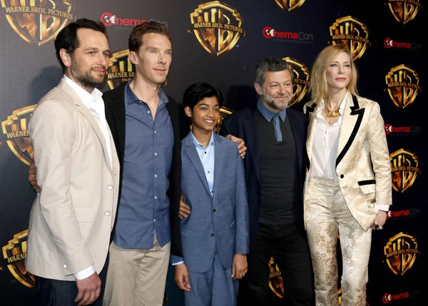 Cate Blanchett, Matthew Rhy, Benedict Cumberbatch, Rohan Chand i Andy Serkis — Zdjęcie stockowe