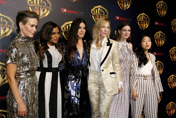 Sarah Paulson, Mindy Kaling, Sandra Bullock, Cate Blanchett, Anne Hathaway e Awkwafina — Fotografia de Stock