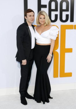 Daryl Sabara ve Meghan Trainor 'I çok hissediyorum' Los Angeles galasında Regency Köyü tiyatro Westwood, ABD 17 Nisan 2018 düzenlenen.