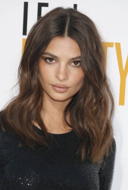 Emily Ratajkowski Los Angeles şehrinde model 'I çok hissediyorum' galası Westwood, ABD Regency Köyü Tiyatrosu'nda 17 Nisan 2018 üzerinde düzenlenen.