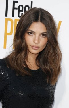 Emily Ratajkowski Los Angeles şehrinde model 'I çok hissediyorum' galası Westwood, ABD Regency Köyü Tiyatrosu'nda 17 Nisan 2018 üzerinde düzenlenen.
