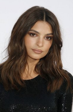 Emily Ratajkowski Los Angeles şehrinde model 'I çok hissediyorum' galası Westwood, ABD Regency Köyü Tiyatrosu'nda 17 Nisan 2018 üzerinde düzenlenen.