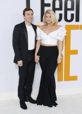 Daryl Sabara ve Meghan Trainor 'I çok hissediyorum' Los Angeles galasında Regency Köyü tiyatro Westwood, ABD 17 Nisan 2018 düzenlenen.