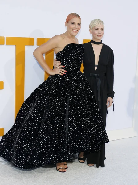 Attrici Busy Philipps Michelle Williams Alla Prima Los Angeles Feel — Foto Stock