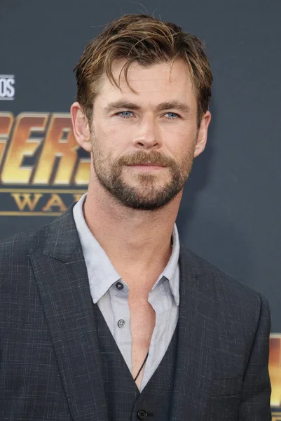 ディズニーとマーベルの初演で俳優クリス ヘムズワース アベンジャーズ 無限戦争 2018 日にアメリカのハリウッドのエル キャピタン劇場で開催 — ストック写真