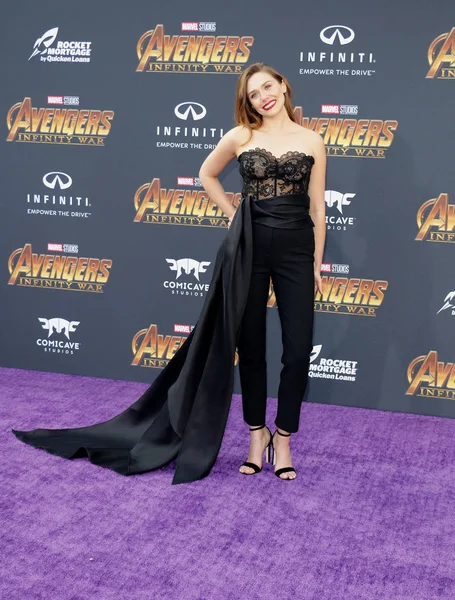 Aktris Elizabeth Olsen Pemutaran Perdana Disney Dan Marvel Avengers Infinity — Stok Foto