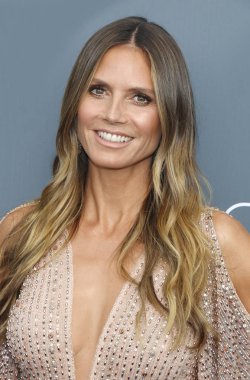 Heidi Klum 23 yıllık Critics'Choice Awards 11 Ocak 2018 Santa Monica, ABD Barker hangarda düzenlenen model.