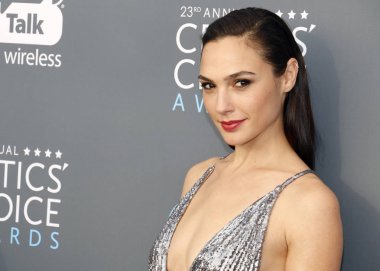 aktris Gal Gadot, 23 yıllık Critics'Choice Awards Santa Monica, ABD Barker hangarda 11 Ocak 2018 düzenlenen.